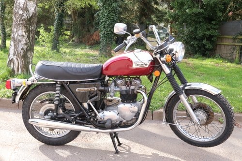 Triumph Bonneville T140V 1976 low mileage, runs & rides & in SOLD