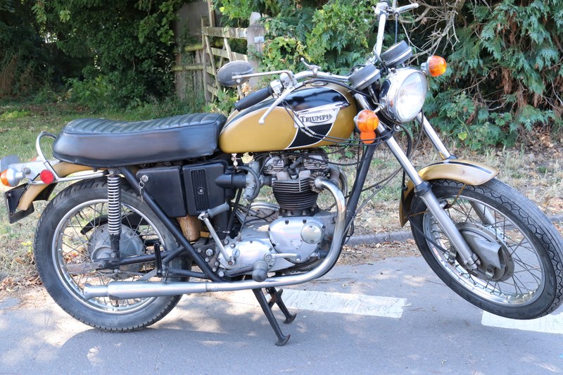 1971 Triumph Bonneville 650 - 1 1971 Triumph Bonneville 650 - 1