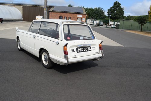 1965 TRIUMPH HERALD 1200 ESTATE - A RARE GEM. LOW MILES TOO! VERKOCHT