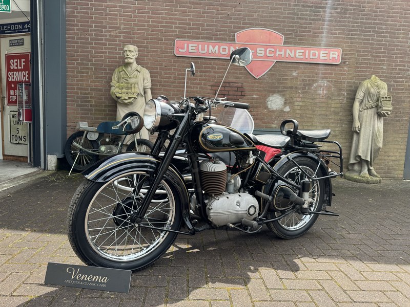 Triumph TWN 250 with a Steib sidecar