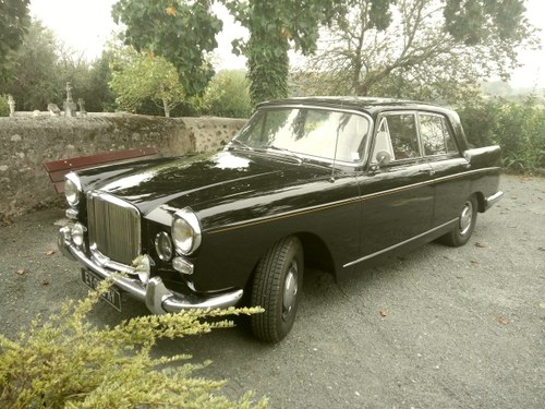 1963 Vanden Plas 3 litre MK. 11 A vendre
