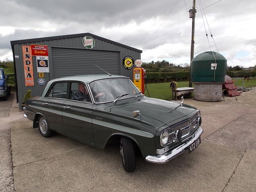 IMMACULATE, FULLY RESTORED 1964 VAUXHALL VX 4/90. A vendre