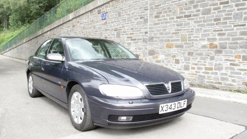 2001 Vauxhall Omega CDX 2.5V6 Auto low mileage FSH In vendita