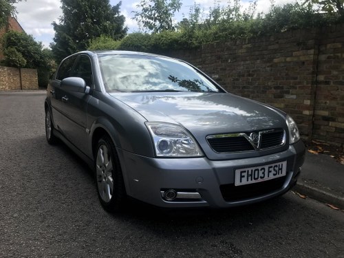 2005 VAUXHALL SIGNUM 3.2 V6 ONLY 15000 MILES FROM NEW  For Sale