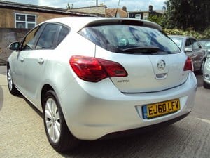 2010 Vauxhall Astra Exclusiv Mk6 - Ideal Family Car – New Shape VERKAUFT