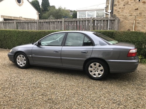 2002 Low Mileage VAuxhall Omega In vendita