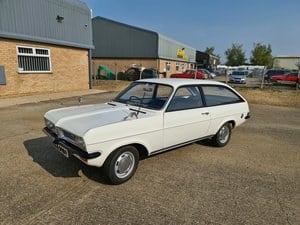 1973 Vauxhall Viva HC 1256 Deluxe Estate VENDIDO