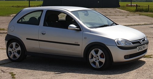 2002 Vauxhall Corsa 1.8 SRI - COMPLETELY ORIGINAL In vendita