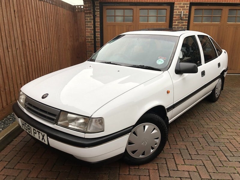 1991 VAUXHALL CAVALIER 1.6 GL **JUST 41,000 MILES FROM NEW**