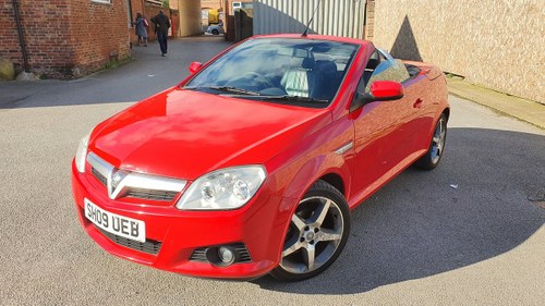 2009 Vauxhall Tigra Convertible for sale by auction 13th Mar In vendita all'asta