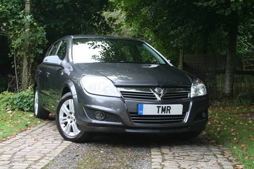 2010 (10) Vauxhall Astra 1.6i 16V Design SOLD