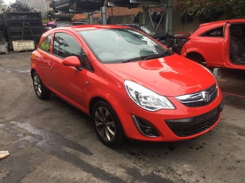 BREAKING Vauxhall Corsa D - All parts available In vendita