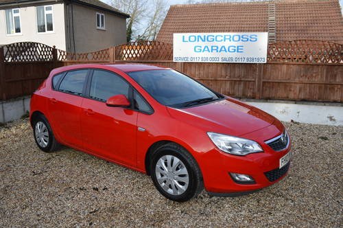 2010 Vauxhall Astra 1.6i VVT Exclusive manual Red 5 Door For Sale