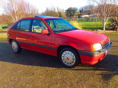 1989 VAUXHALL ASTRA 1.8 SRI - JUST 47,000 MILES 2 OWNERS - SUPERB For Sale