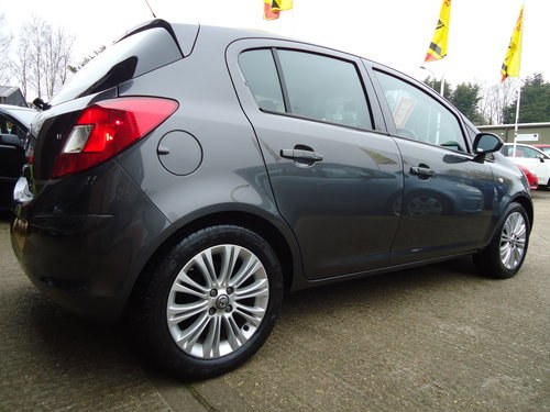 1212 LOW MILEAGE CORSA FIVE DOOR - SE SPECIFICATION SOLD