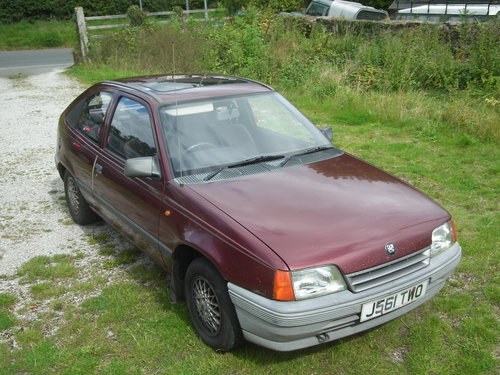 1991 2-door hatchback ideal for donor shell In vendita