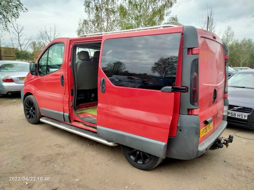 2006 USEFULL DAY VAN SUV WITH 6 SEATS TOW BAR TOP FLASHING LIGHT For Sale