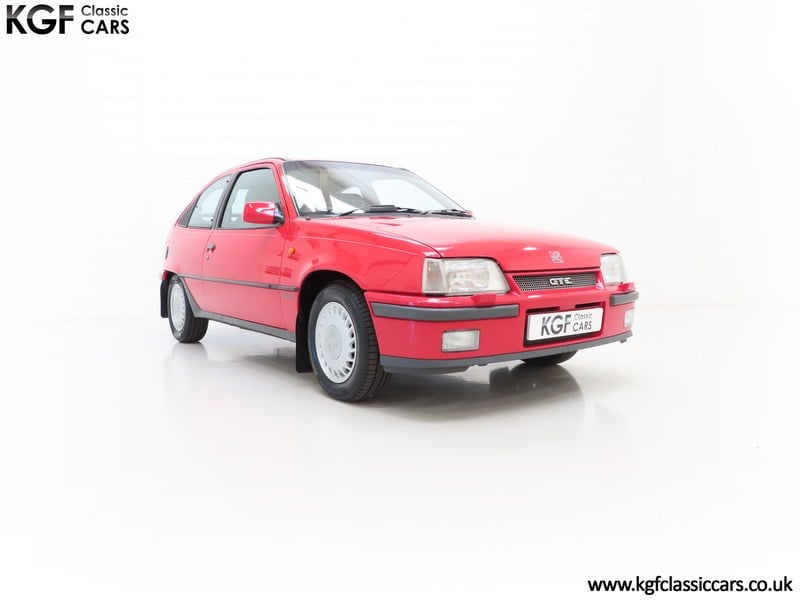 An Original Hot Hatch Vauxhall Astra GTE Mk2 8V