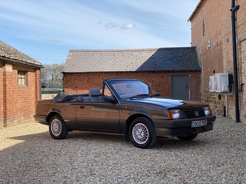 1986 Vauxhall Cavalier 1.8i Cabriolet. Just 57,000 Miles. A vendre