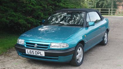 Picture of 1994 Vauxhall Astra Mk3 2.0i Bertone Convertible