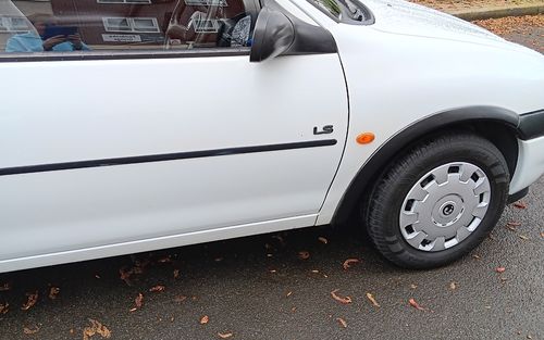 1997 Vauxhall Corsa (picture 1 of 6)
