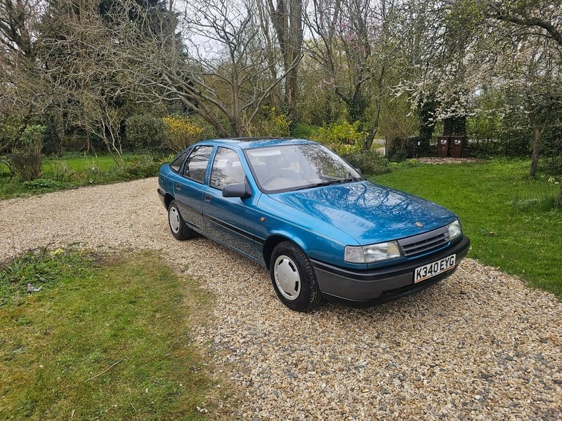 Rapid Classics: Eine Suche. Alle Oldtimer. 13 » Rapid Classics: Eine Suche. Alle Oldtimer. A wonderfully preserved 1992 Vauxhall Cavalier Mk3 1.6L Auto