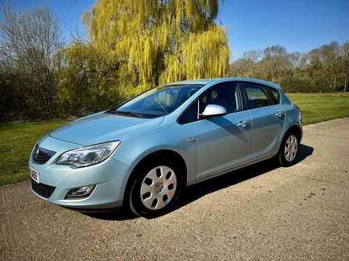 2010 (10) Vauxhall Astra 1.6 Eclusiv 5 Dr - 2 Owners SOLD
