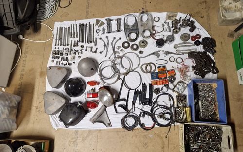 1961 Velocette Lots of parts + MAC Project bike (picture 1 of 23)