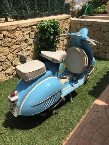 Vespa VBB2T 1965 renovated by classical wheels For Sale