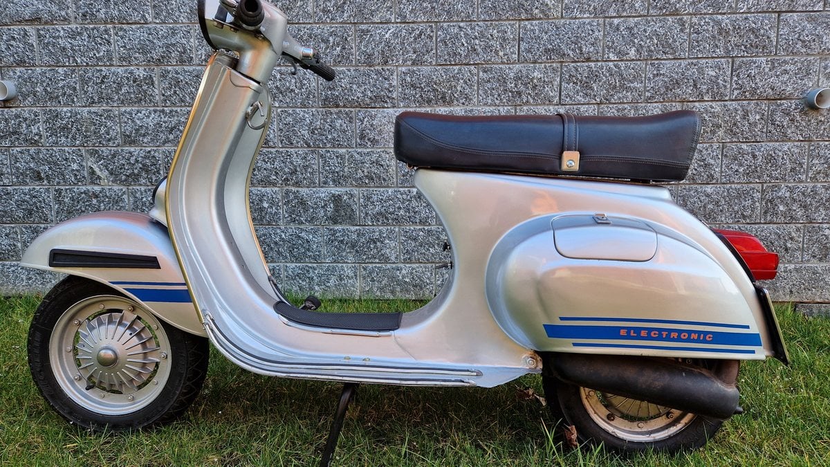 Piaggio Vespa 125 Primavera Vespa Et3 Bianca Vespa 125 Et3 Et3 Blu