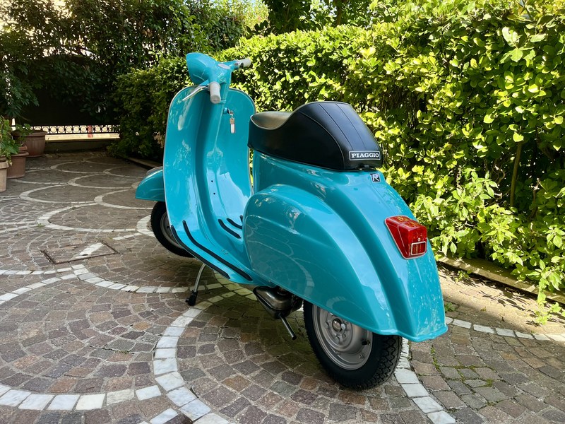 1971 Vespa 50 Blu Manuale, marce Guida a destra ad Roma, Italia