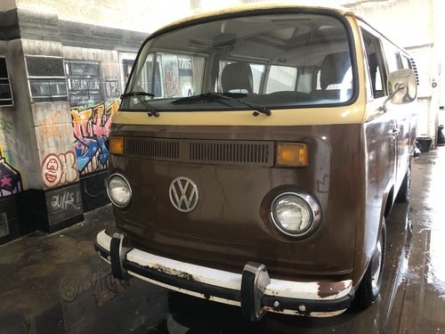 1978 VW Microbus Deluxe - Rare Factory Sunroof SOLD