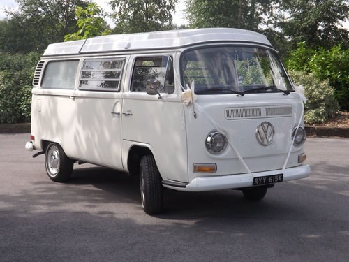 Beautiful 1972 crossover bay T2 For Sale
