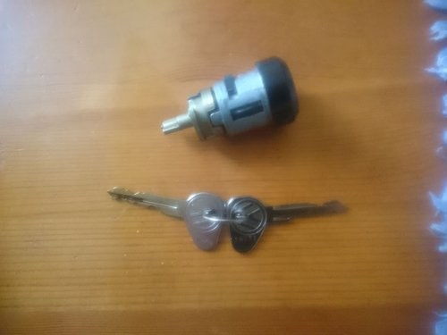 Beetle VW 1303 1600 ignition lock key 1971-1979 In vendita