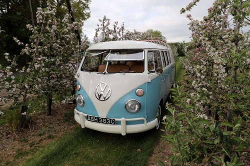 1965 VW Split Screen Camper Van – Fully Restored. In vendita