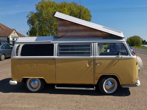 1969 VW Type 2 Bay Window camper van (pop top) In vendita