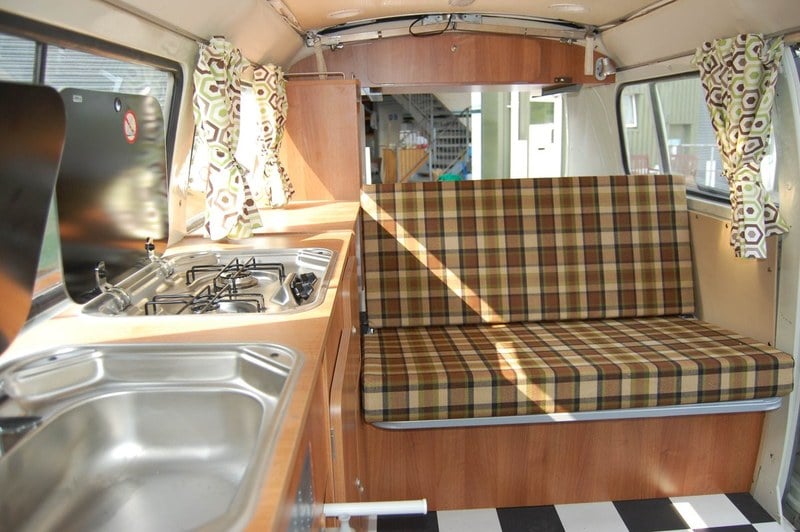 1977 Volkswagen Type 2 - 2 1977 Volkswagen Type 2 - 2