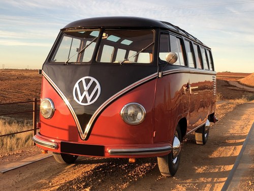 1957 Volkswagen Microbus De Luxe " Samba " 23 Fenetres     For Sale by Auction