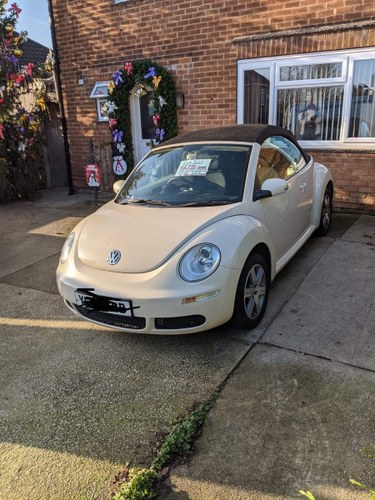 2009 VW beetle 1.6 convertible For Sale