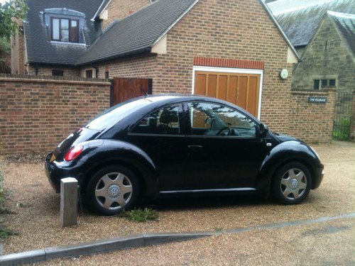 2000 VW Beetle 2.0 Automatic/Sunroof/2 owners In vendita