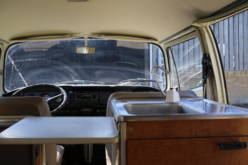 1970 VW T2 Bay Window Westfalia Campervan In vendita