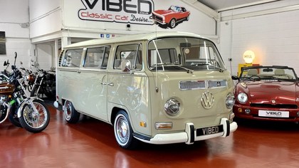 VW T2 Early Bay Window Microbus Deluxe // SIMILAR REQUIRED