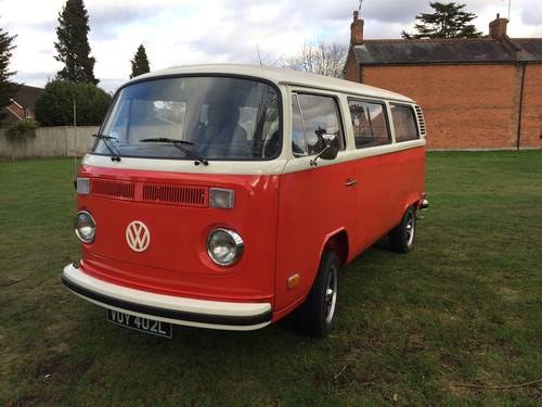 1972 VW T2 Microbus with steel sliding sunroof For Sale