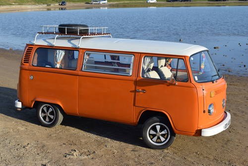 1976 Beautiful VW T2 Bay Window Classic Campervan VENDUTO