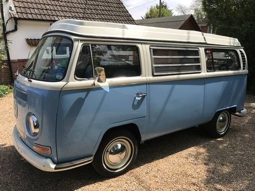 Superb 1969 professionally restored T2 Bay window For Sale