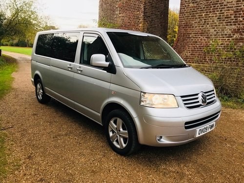 2009 ULTRA RARE LWB 7-SEATER WITH FACTORY BED OPTION VENDUTO