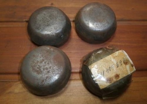 1949 NOS grease cap right 50-63 set For Sale