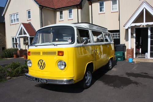 Devon VW T2 bay camper Yellow fully restored 1974/ In vendita