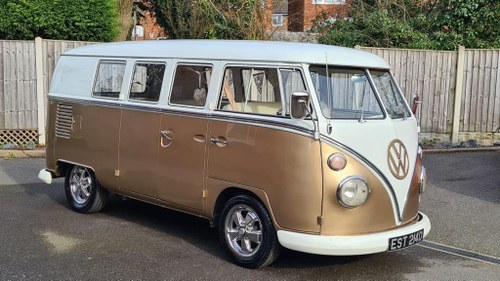 1966 VW immaculate gold Split Screen Campervan In vendita