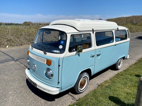 1977 1978 VW T2 Bay Window Sky Blue and White Campervan In vendita
